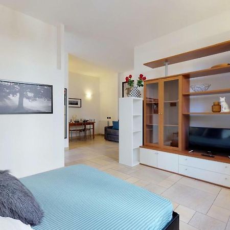 Apartment With Private Garden Near San Siro Stadium ミラノ エクステリア 写真